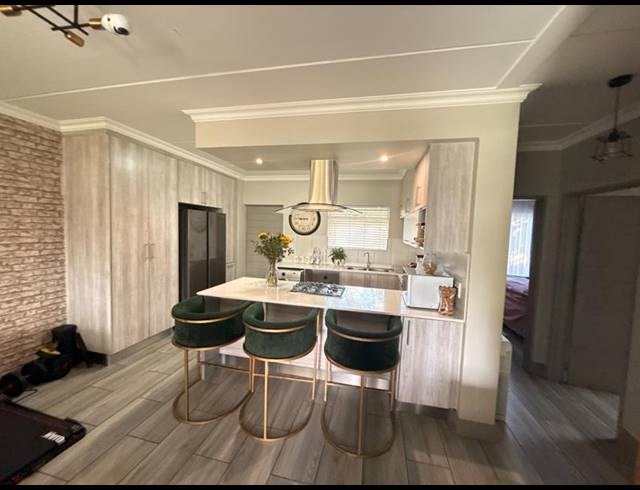 2 BEDROOM PROPERTY TO RENT IN BROADACRES